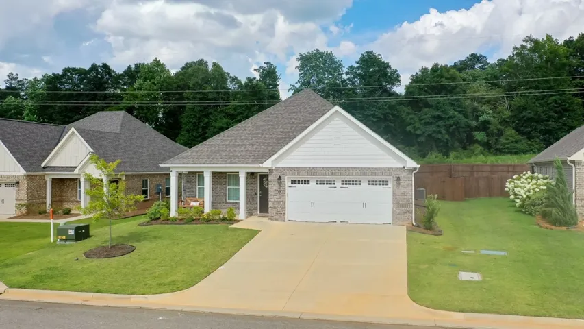 1835 Hidden Lakes Drive, Opelika, Alabama 36801
