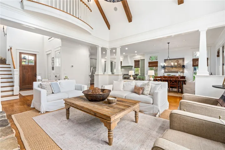 Open concept living designed with entertaining in mind. Whether hosting family, book clubs, or dinner with friends - guests are sure to linger here.