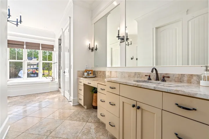 Primary En Suite