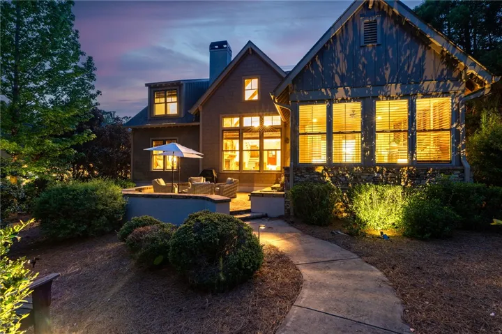 A serene setting just moments from all that Auburn and downtown Opelika have to offer.