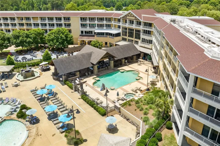 Residents of National Village enjoy access to the Auburn-Opelika Marriot at Grand National Amenities.