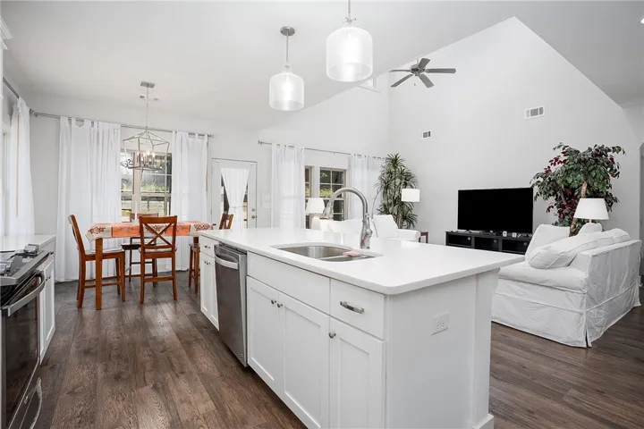4152 Creekwater Crossing, Auburn, Alabama 36832