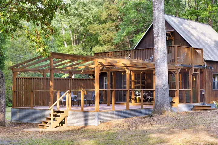 81 Forest Road, Notasulga, Alabama 36866