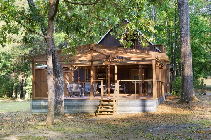 81 Forest Road, Notasulga, Alabama 36866