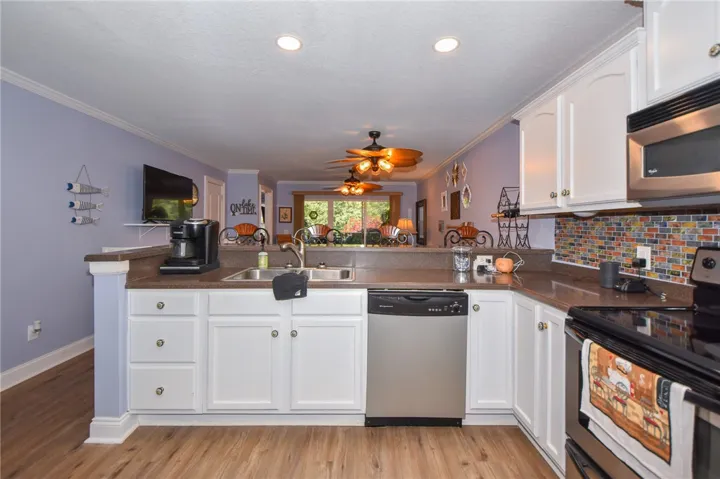 This bright kitchen features modern appliances and ample counter space for all your culinary​​‌​​​​‌​​‌‌​‌‌​​​‌‌​‌​‌​‌​​​‌​​ endeavors.