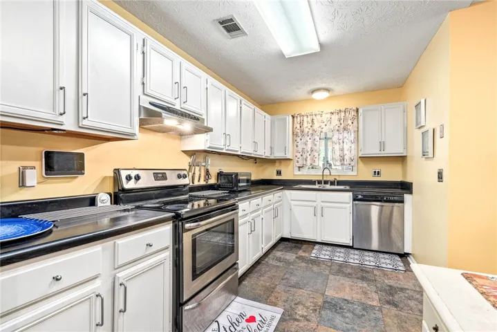 835 Twin Forks Avenue, Auburn, Alabama 36830