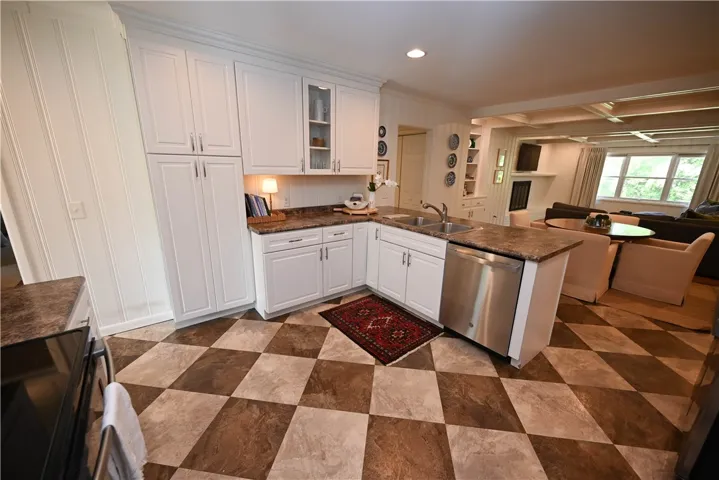Room for everyone, with bar seating in addition to the breakfast area!