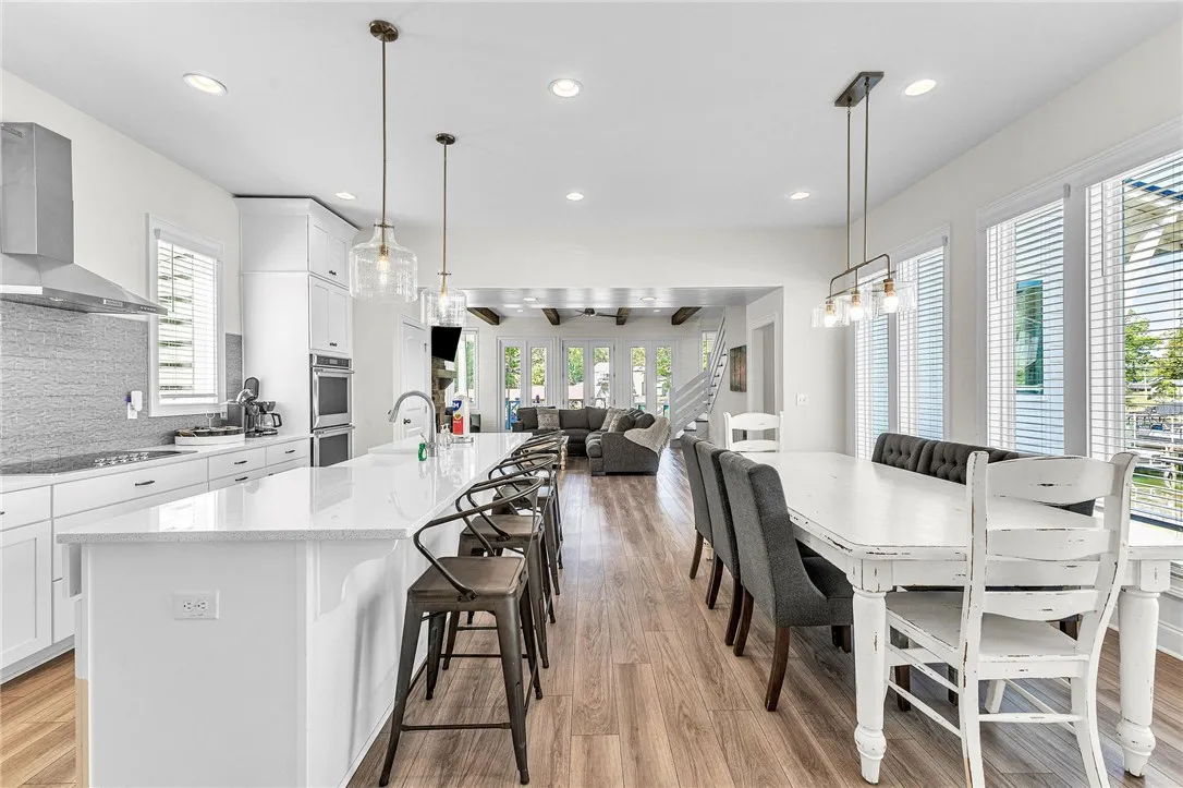 Kitchen/dining