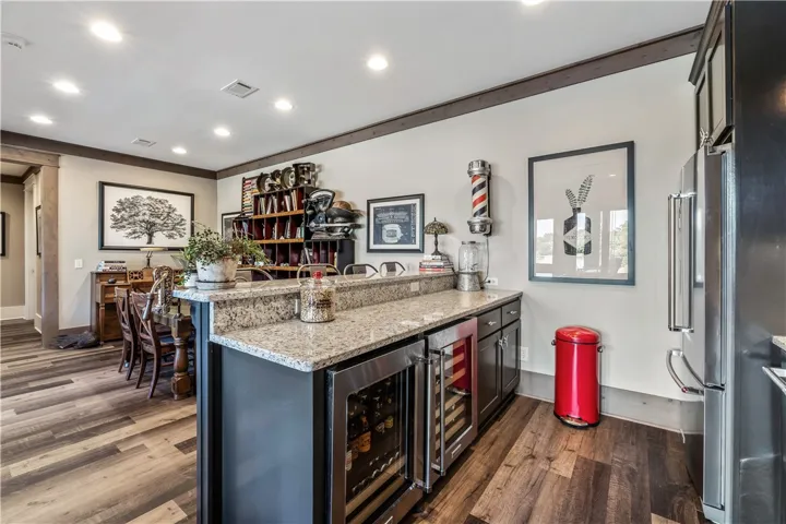 Terrace Level Wet Bar