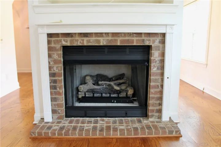 The gas logs in the fireplace are great mood makers.