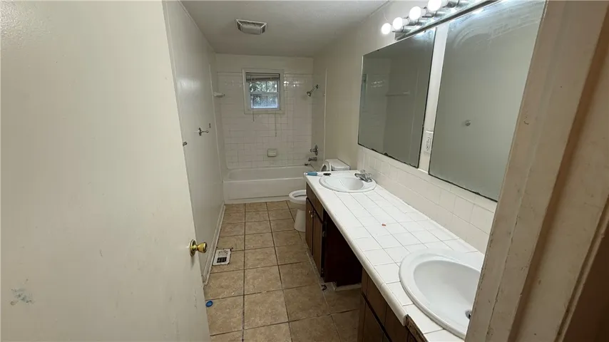 Full Bath 1