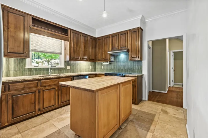 2150 Canary Drive, Auburn, Alabama 36830