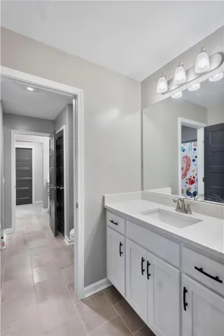 Upstairs: Guest Bathroom (Jack and Jill)