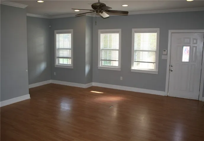 9 ft. ceiling with plenty of windows