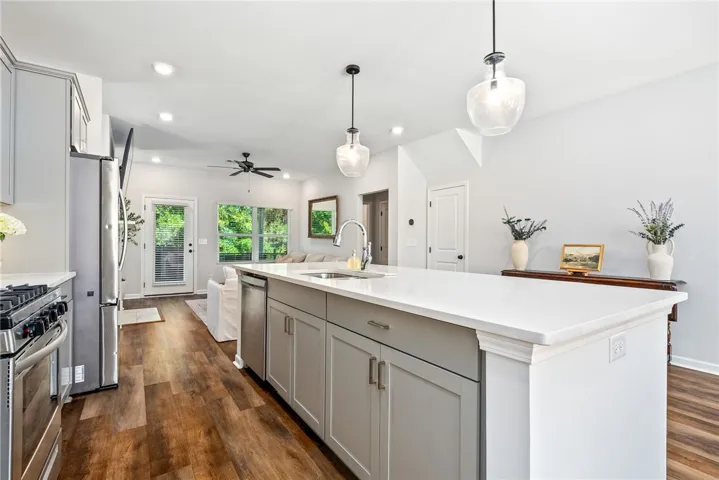 569 Waterpoint Way, Opelika, Alabama 36801