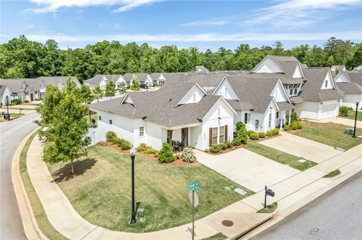 1236 Fox Tail Lane, Opelika, Alabama 36801