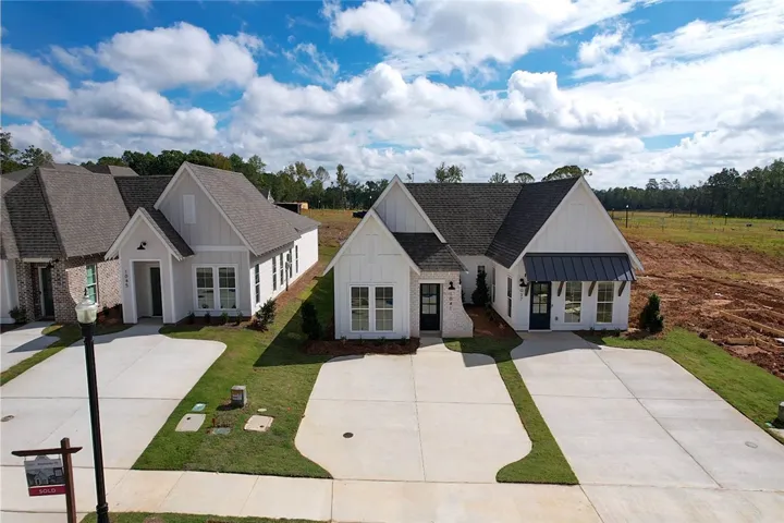 1041 Hunters Way, Opelika, Alabama 36801