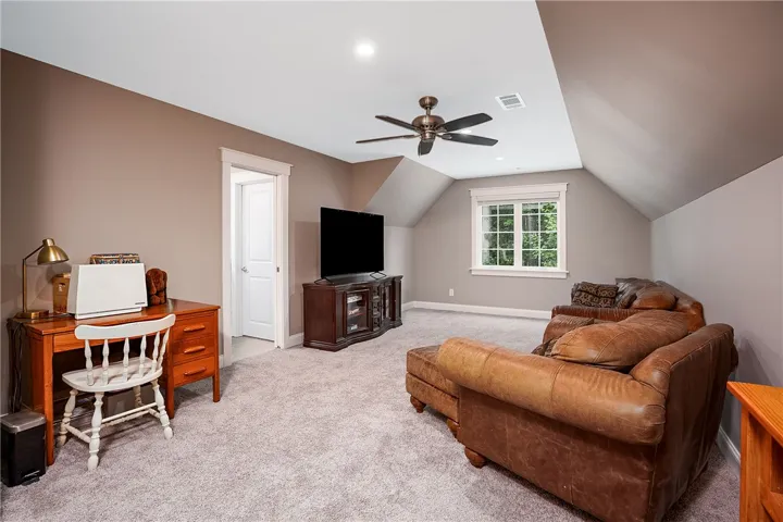A versatile 4th bedroom/bonus room with en-suite bath