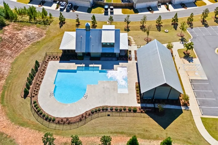 528 Grey Oak Circle, Auburn, Alabama 36830