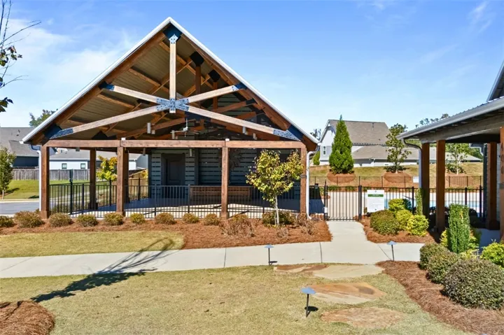 528 Grey Oak Circle, Auburn, Alabama 36830