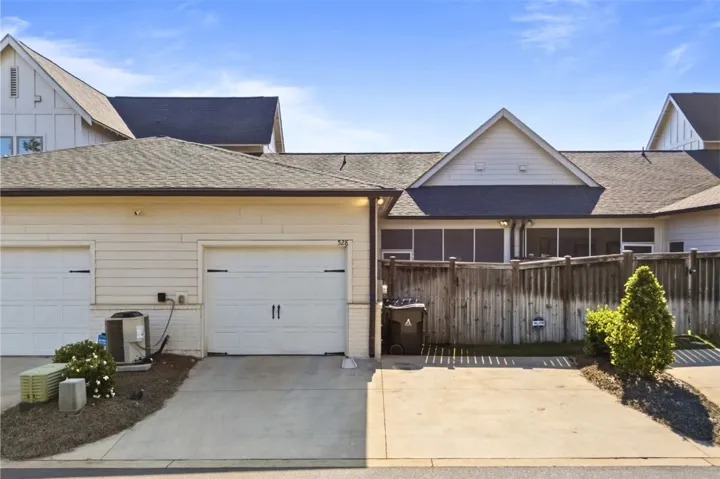 528 Grey Oak Circle, Auburn, Alabama 36830