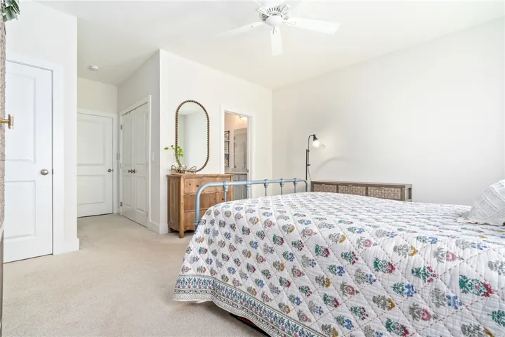 2106 Moores Mill Road 207, Auburn, Alabama 36830