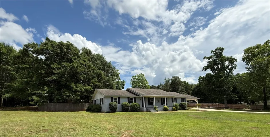 5221 Lee Road 391 N/a, Auburn, Alabama 36804