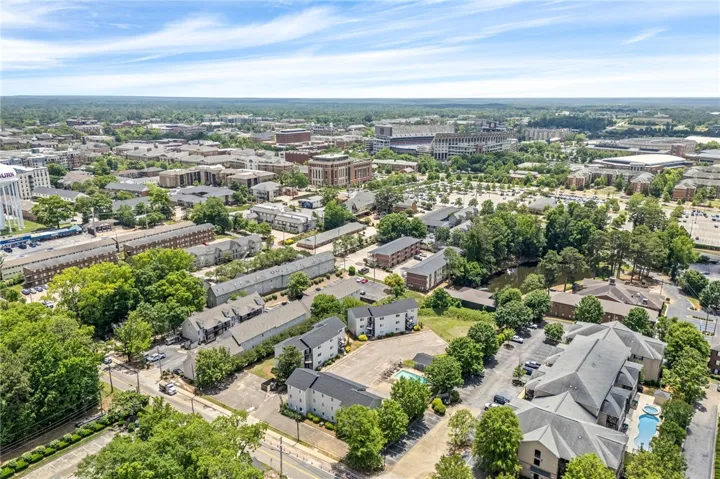 557 W Glenn Avenue B-203, Auburn, Alabama 36830