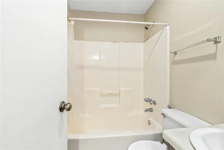 557 W Glenn Avenue B-203, Auburn, Alabama 36830