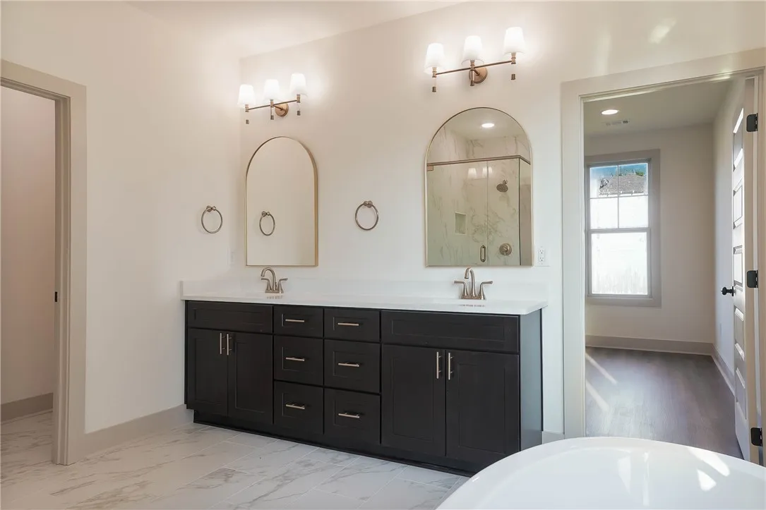 Primary Bathroom - Full Tile Shower, Soaking Tub, & Double Vanities