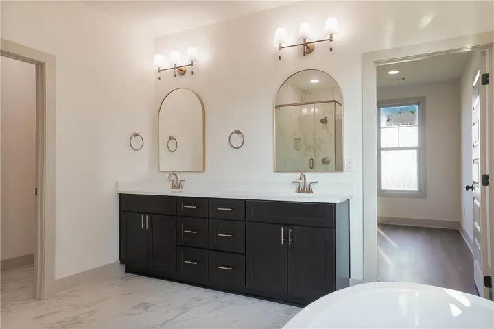 Primary Bathroom - Full Tile Shower, Soaking Tub, & Double Vanities