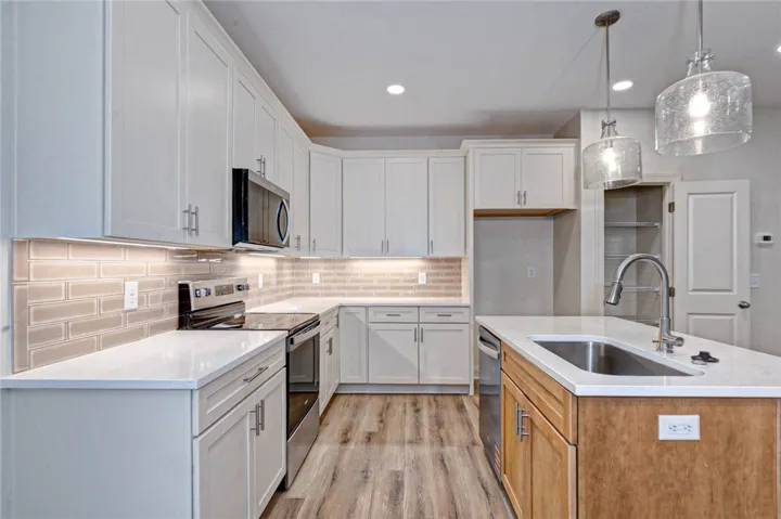 1621 Parker Creek Trail, Auburn, Alabama 36832