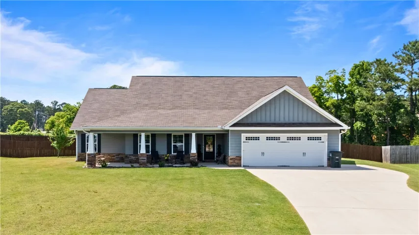 2702 East Point Drive, Opelika, Alabama 36804