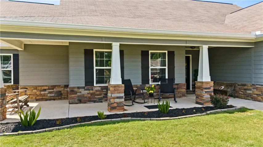 2702 East Point Drive, Opelika, Alabama 36804