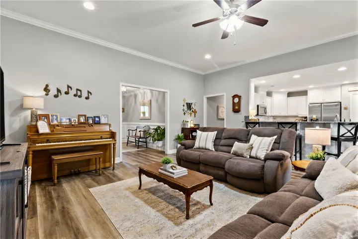 2702 East Point Drive, Opelika, Alabama 36804