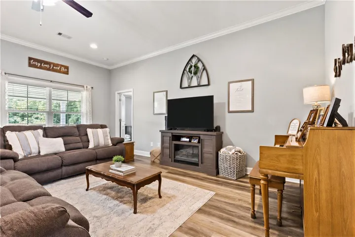 2702 East Point Drive, Opelika, Alabama 36804