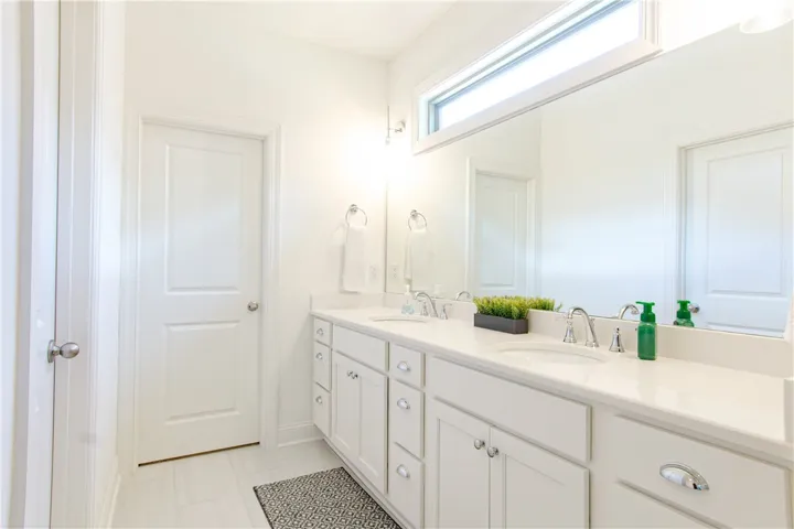 1695 Lois Lane, Auburn, Alabama 36832