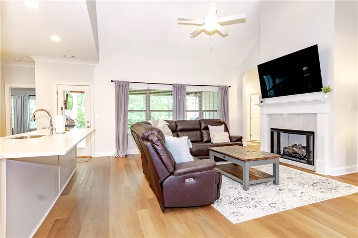 1695 Lois Lane, Auburn, Alabama 36832