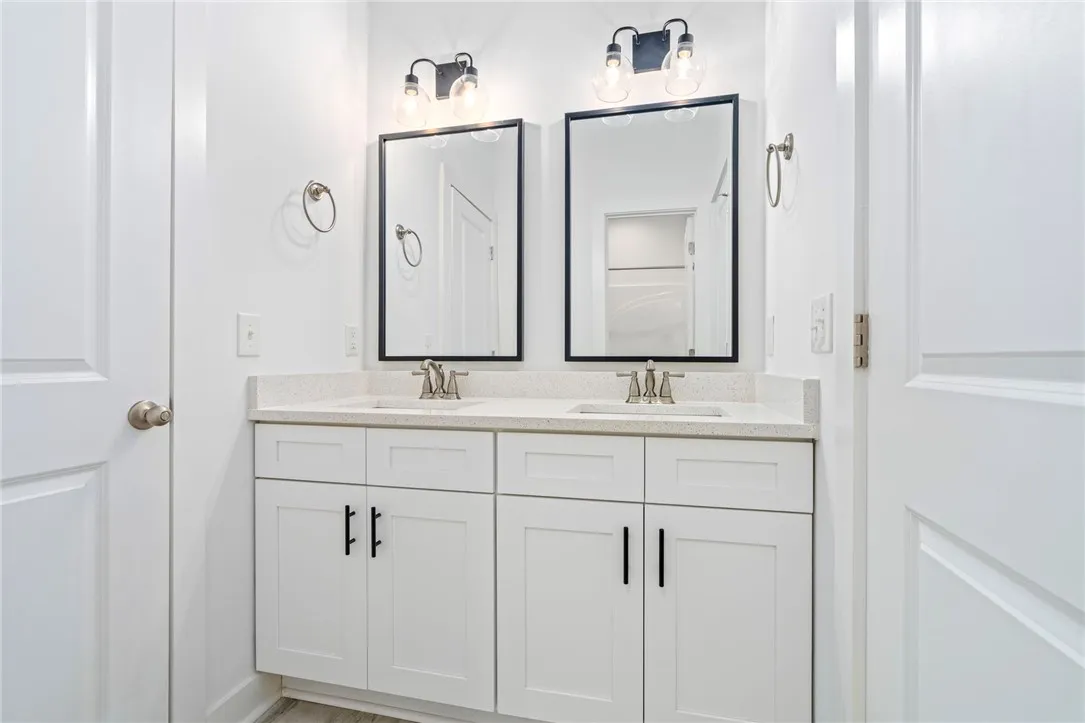 Jack-n-Jill Bath