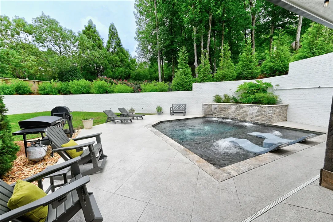 Did we mention how private this backyard is?!