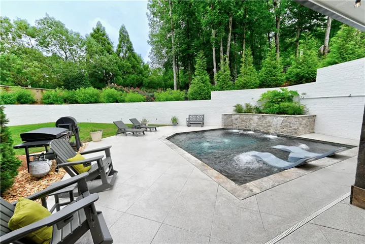 Did we mention how private this backyard is?!