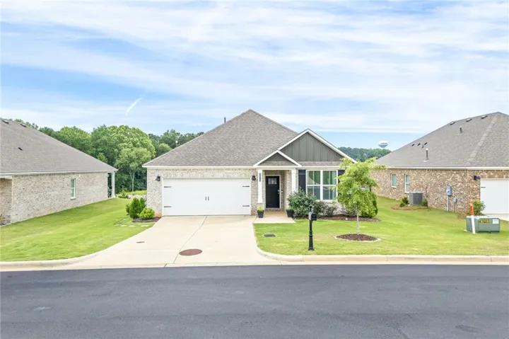 Welcome to 2513 Farmville Lakes Drive, Auburn!