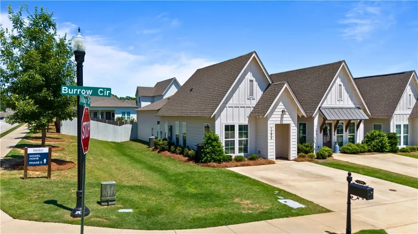 1299 Burrow Circle, Opelika, Alabama 36801
