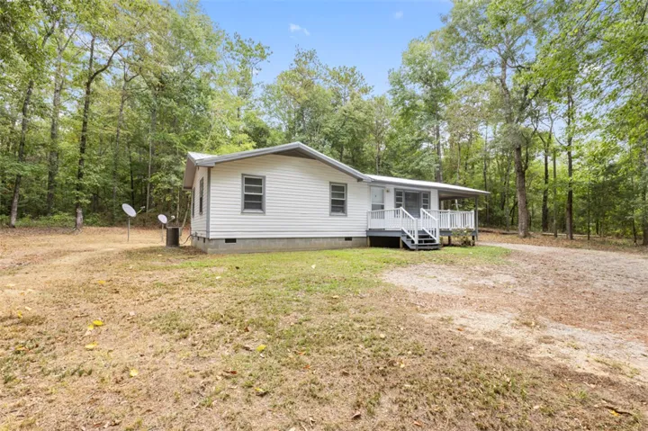 324 Forest Road, Notasulga, Alabama 36866