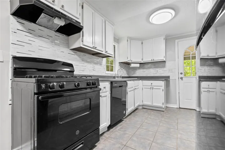 324 Forest Road, Notasulga, Alabama 36866
