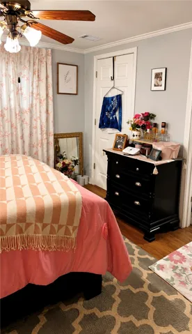 Primary bedroom photo 2