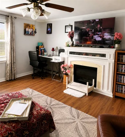 Great room photo 2