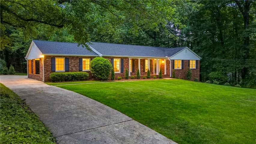 1504 Gwen Mill Road, Opelika, Alabama 36801