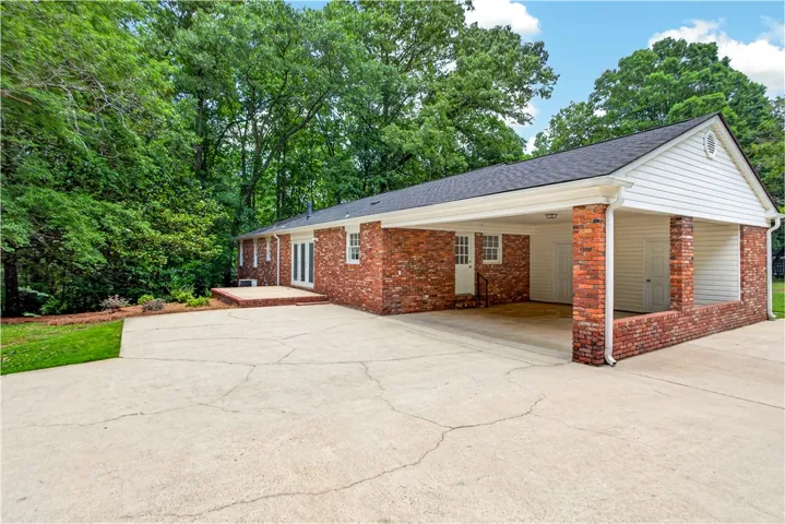 1504 Gwen Mill Road, Opelika, Alabama 36801