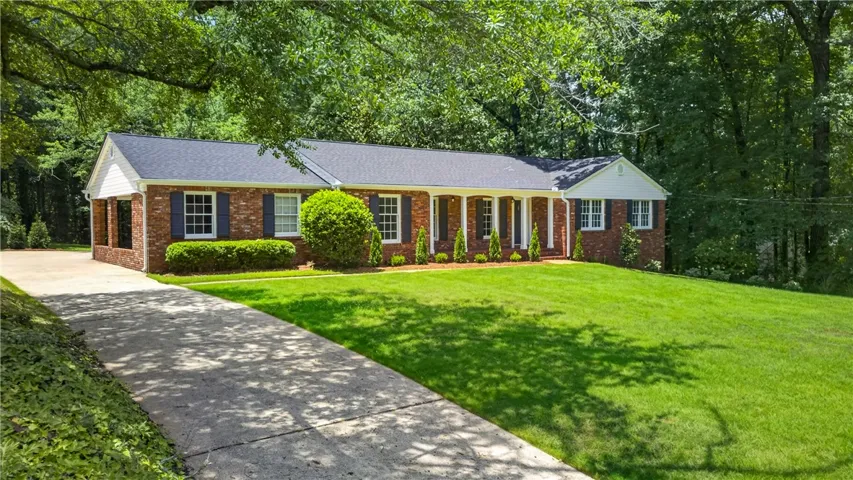 1504 Gwen Mill Road, Opelika, Alabama 36801